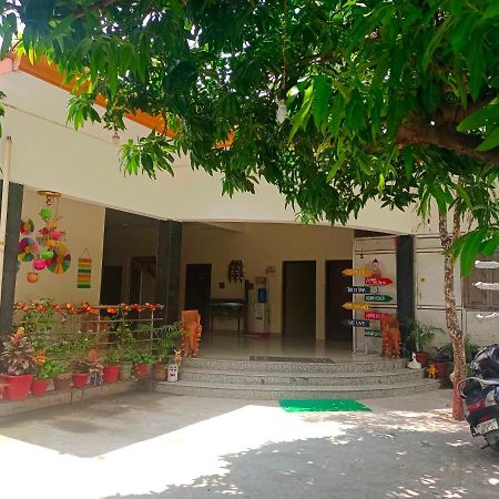 Oyo Lord Buddha Guest House Gorakhpur Exterior foto