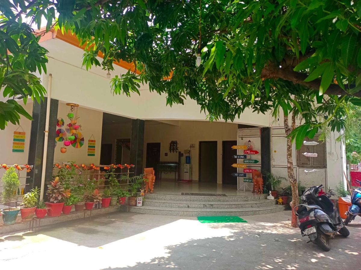 Oyo Lord Buddha Guest House Gorakhpur Exterior foto